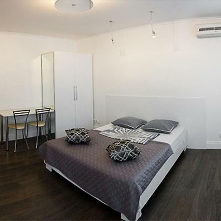 Great Studio Near The Pechersk Kiev Extérieur photo