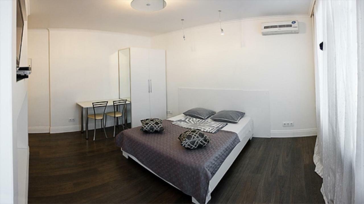 Great Studio Near The Pechersk Kiev Extérieur photo